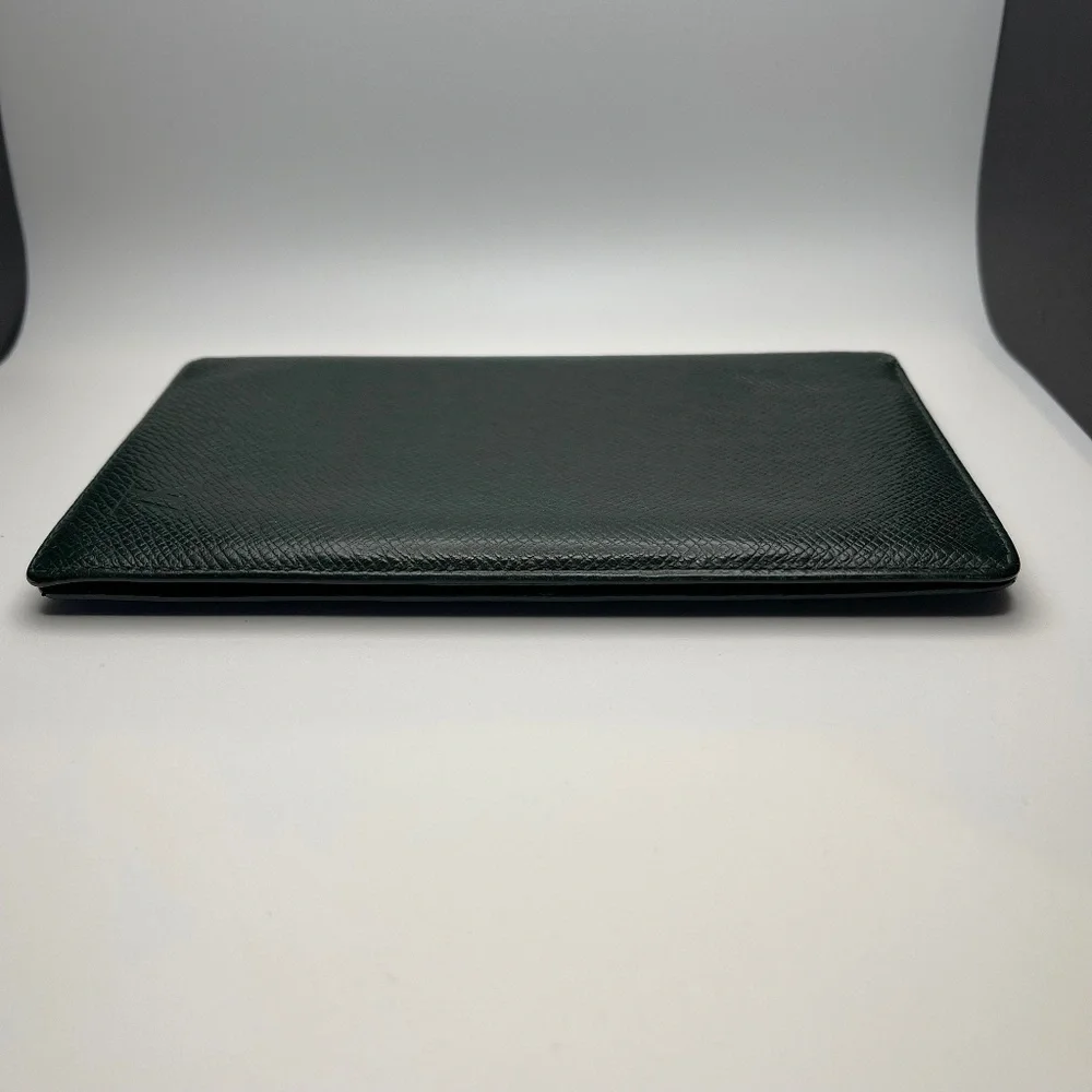 Louis Vuitton Green Taiga Leather Long Wallet/Card Holder - Preowned